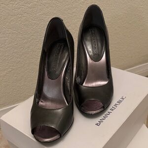 Banana Republic Elegant Black Peep Toe Heels